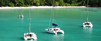 Foto port Launay avec catamaran en Seychelles